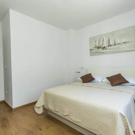 بيت للعطل Ferienhaus Fur 11 Personen Und 1 Kind In Brodarica, Dalmatien Norddalmatien *