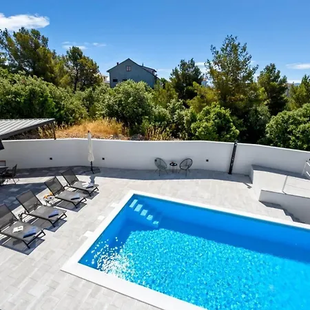Ferienhaus Fur 11 Personen Und 1 Kind In Brodarica, Dalmatien Norddalmatien * بروداريكا