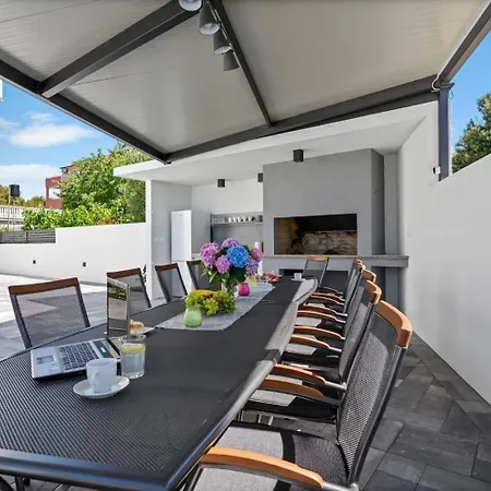 Ferienhaus Fur 11 Personen Und 1 Kind In Brodarica, Dalmatien Norddalmatien بيت للعطل بروداريكا